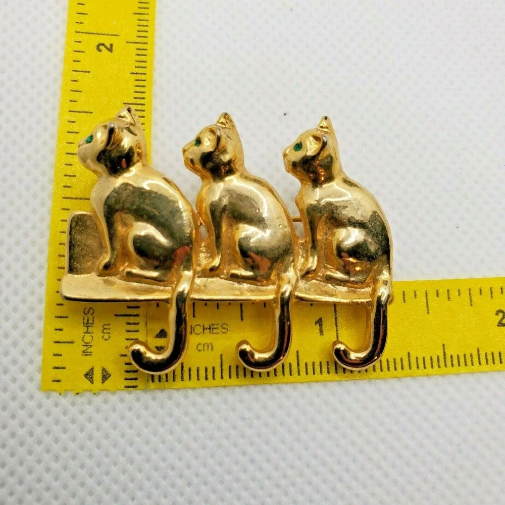 Vintage Gold Tone Green Rhinestone Eyes 3 Cats Kittens Kittys Brooch Pin